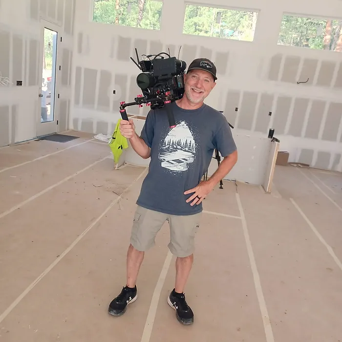Cruz Carpentry craftsman on site