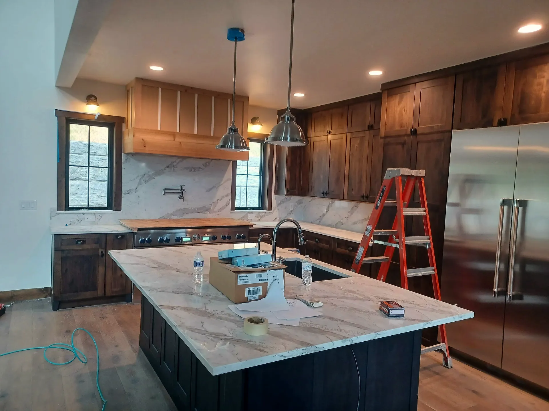 Kitchen Islands & Custom Kitchens